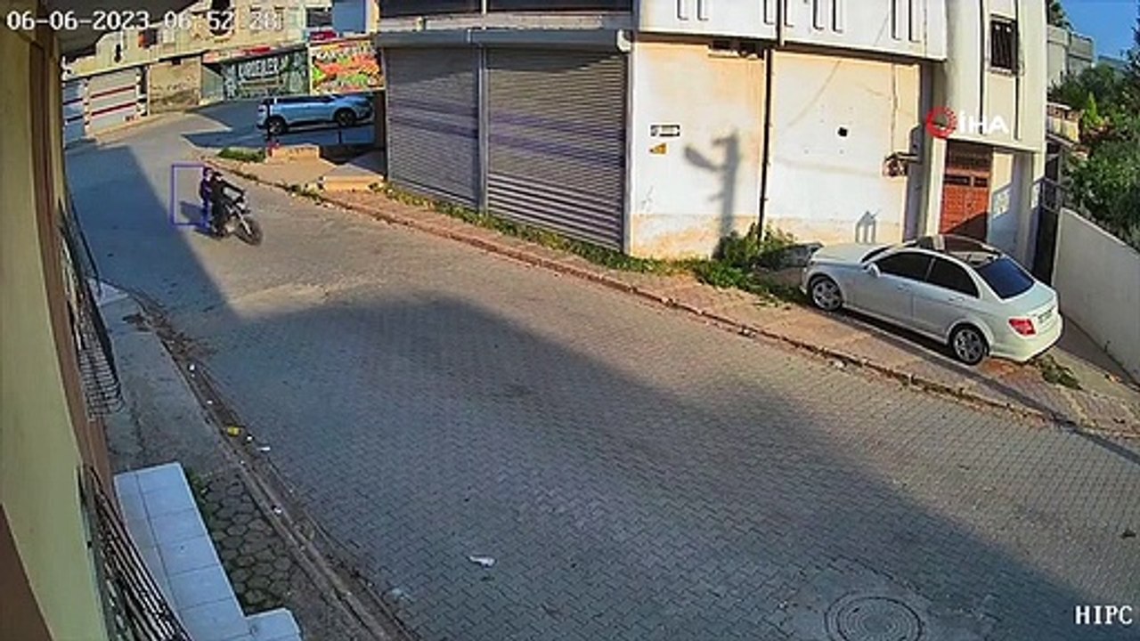 Taktıkları kaskın izini süren polis, gasp şüphelilerini yakaladı
