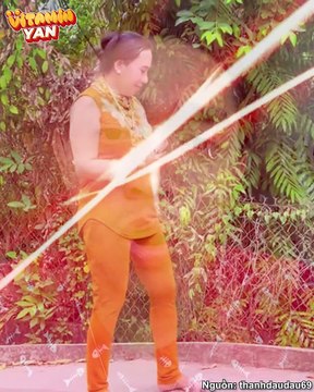 Chúa tể ngôn ngữ gọi tên miền Tây , nghe xong lú luôn