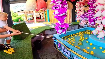 Diana and Roma Family Fun Time at the Amusement Park