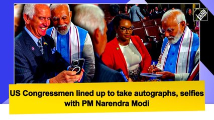 US Congressmen lined up to take autographs, selfies with PM Narendra Modi