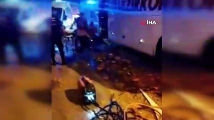 Yolcu otobüsü tuğla yüklü tıra çarptı:1 ölü, 9 yaralı