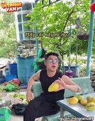 Có thằng con trai lâu lâu mới về mà nó chọc cười từ đầu xóm đến cuối xóm còn nghe