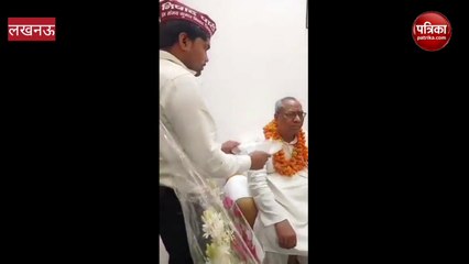 Yogi Government के मंत्री संजय निषाद करवाते है अपनी आरती, देखे Video