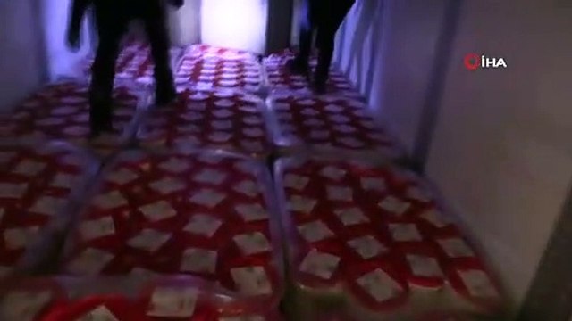 Kapıkule'de zehir tacirlerine operasyon: 240 kilogram uyuşturucu ele geçirildi