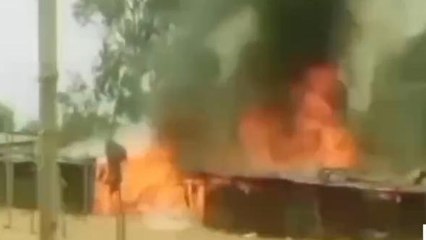 सीधी: दुकानों में लगी भीषण आग, इलाके में अफरातफरी का माहौल