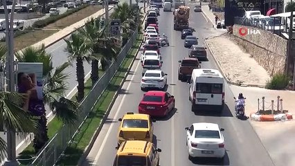 Bodrum'a 1 günde 25 bin araç giriş yaptı, 5 dakikalık yol 45 dakikaya çıktı
