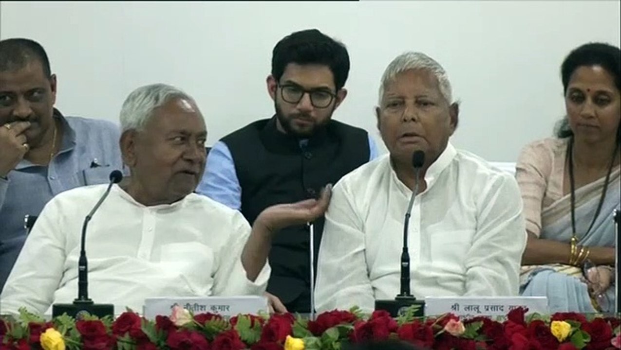Watch Video : राहुल गांधी से बोले लालू यादव, दाढ़ी मत बढ़ाइए शादी करिए हम बारात चलेंगे