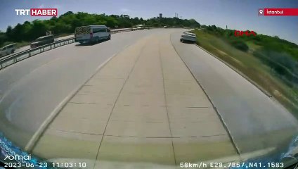 Kontrolden çıkan otomobil şarampole savrularak takla attı