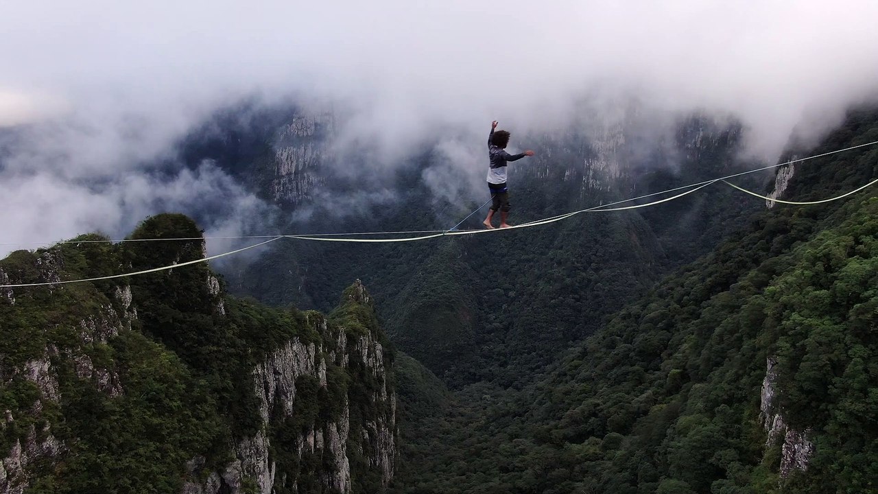 Atleta de Florianópolis faz rifa para poder ir a campeonato mundial de highline na França