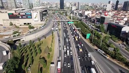 Mahmutbey gişelerinde bayram öncesi trafik hareketliliği