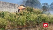 Bombeiros são mobilizados para combater incêndio em vegetação em Apucarana