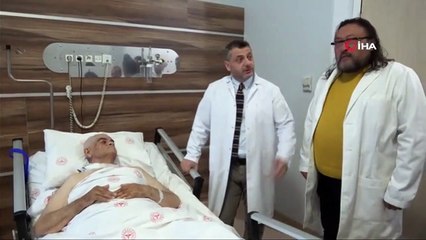 Il est allé à l'hôpital parce qu'il avait mal aux pieds, 8,9 kilos de tumeur ont été retrouvés sur son fémur.