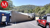 Volcadura de trailer en la autopista México-Cuernavaca