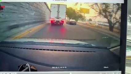 Video muestra privación de la libertad de custodios y chofer en Jalisco; Fiscalía ya investiga