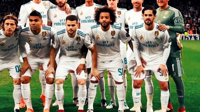 Cristiano Ronaldo Showed Kylian Mbappé PSG Who is The BEST