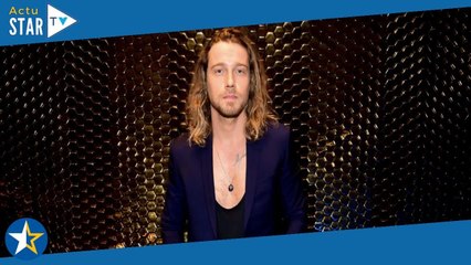 “Pas trop de cumulus ?” : en plein tournage de sa série, Julien Doré dévoile son échange hilarant av