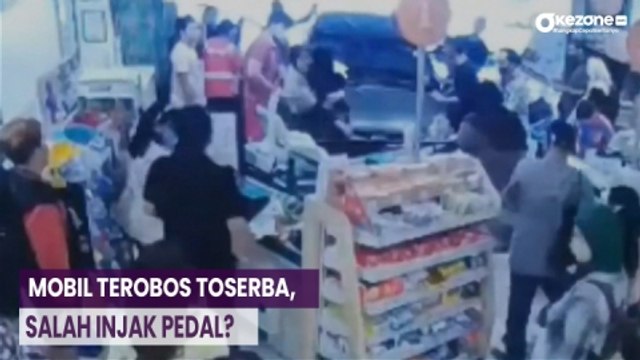 OKEFLASH: Mobil Seruduk Toserba di Jaktim: Tabrak-Terobos Toko