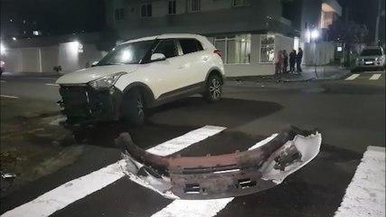 Creta e Mercedes ficam destruídos em forte colisão no centro de Cascavel