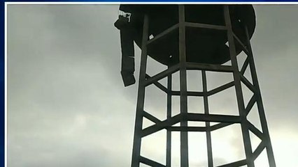 आगरा: खंडर हो चुकी पानी की टंकी, बड़े हादसे को दे रही दावत- देखें वीडियो