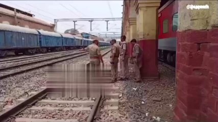 मिर्ज़ापुर: तेज रफ़्तार ट्रेन से गिरा युवक, दर्दनाक मौत