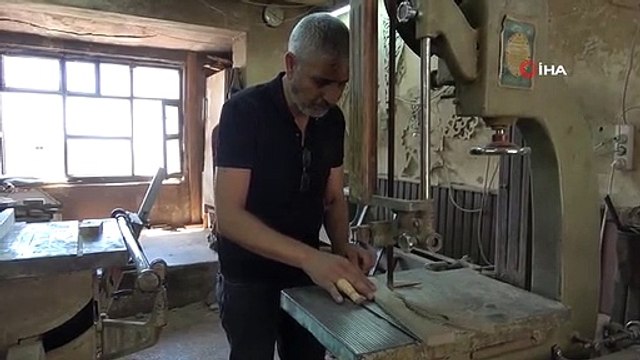 Unutulmaya yüz tutmuş ahşap oyma sanatı yaşatılmaya çalışıyor
