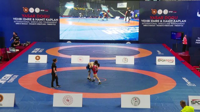 İSTANBUL - Uluslararası Yaşar Doğu, Vehbi Emre ve Hamit Kaplan Turnuvası'nda ilk gün müsabakaları tamamlandı