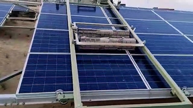 Robot Technique : भडला में 800 मेगावाट की 40 लाख सोलर प्लेट्स की सफाई में तैनात है तीन हजार रोबोट , देखें वीडियो
