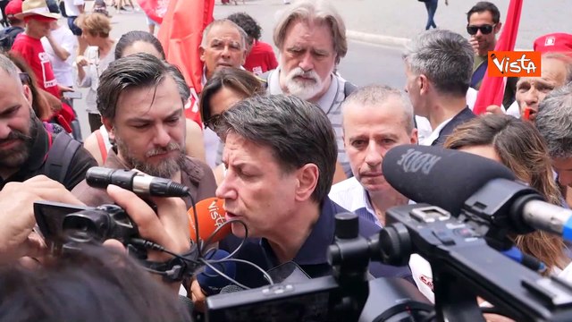 Conte: Stiamo seguendo escalation in Russia ma rimaniamo critici su invio armi e guerra