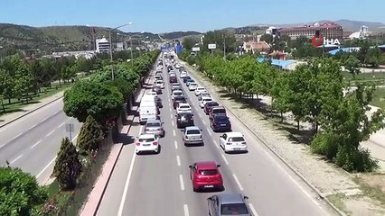 Afyonkarahisar'da kavşak noktalarda trafik yoğunluğu