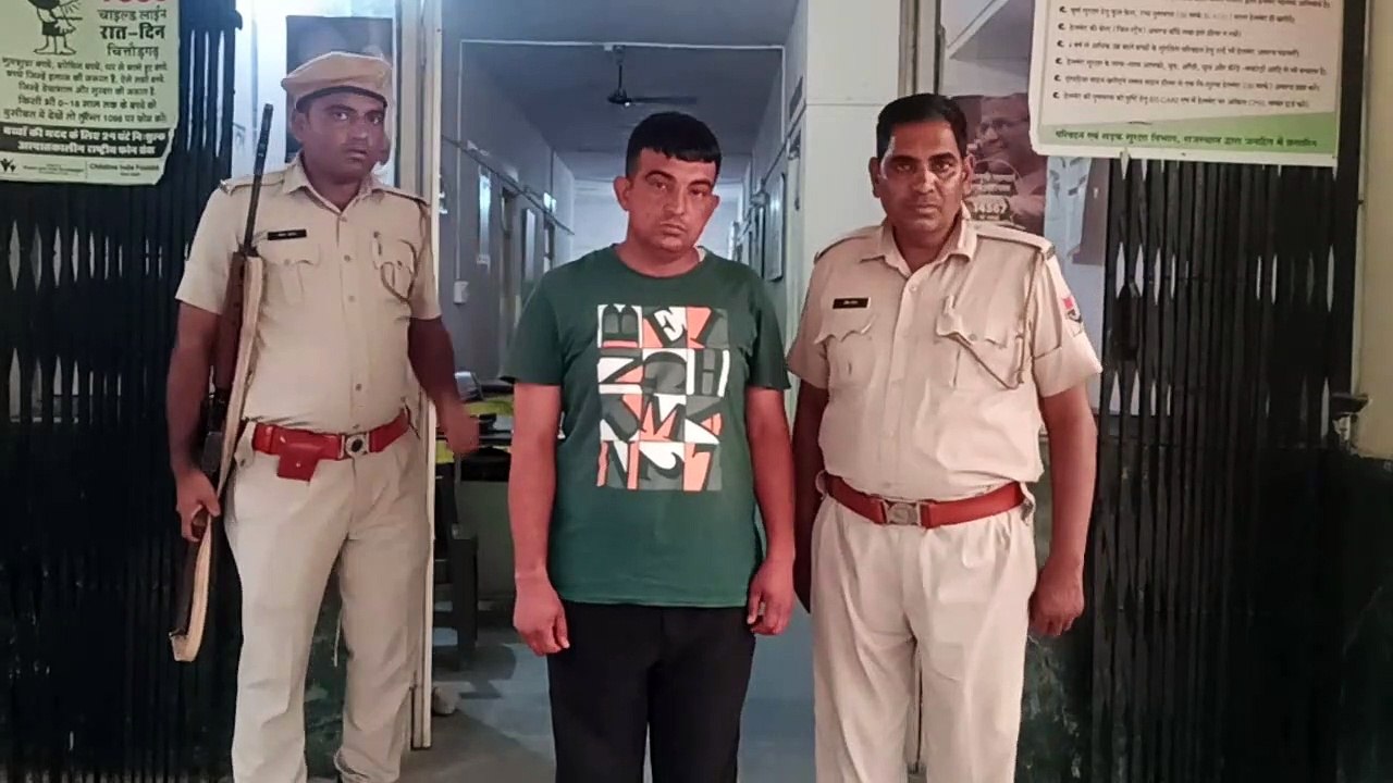 फर्जी अभ्यर्थी से परीक्षा दिलवा कर बन गया कानून का रखवाला, अब सलाखों के पीछे... आप भी देखिए यह वीडियो