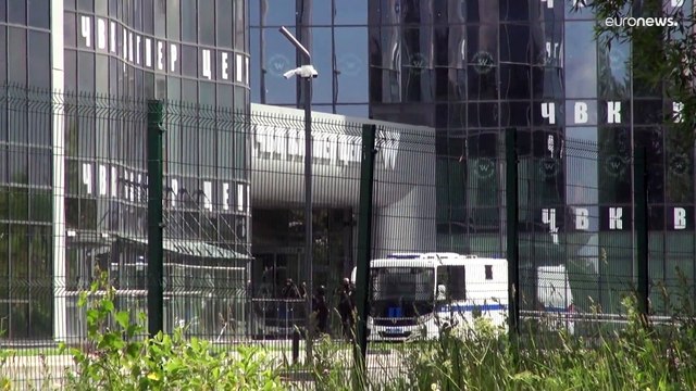 روسيا تعثر على صناديق ملئية بالأموال في مقر فاغنر في سان بطرسبرغ.. وقائد المجموعة يرد