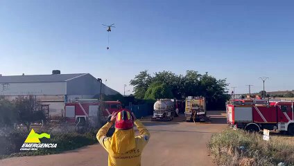 Incendio en una nave industrial de Pozuelo de Calatrava