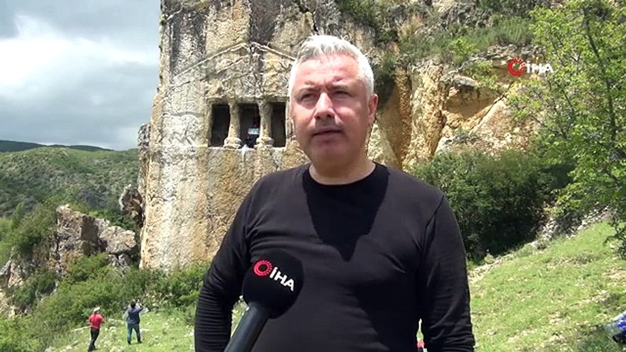 La tombe rocheuse vieille de 2 700 ans est en train de disparaître à cause de la négligence.