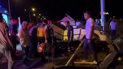 Une voiture incontrôlable a traversé la voie opposée : 2 morts