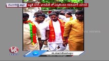 BJP Leader Ravi Kumar Yadav Door To Door Campaign At Madhapur _ Ranga Reddy _ V6 News