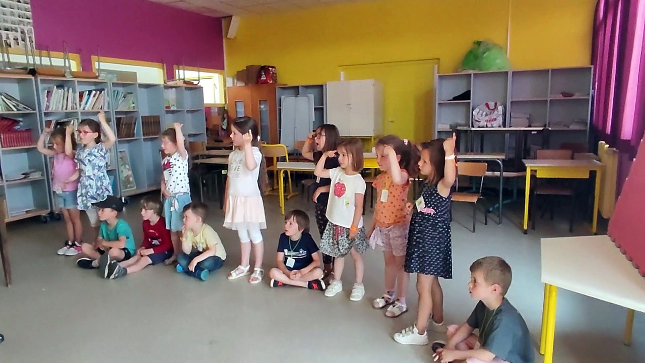 VID_20230615_one little finger