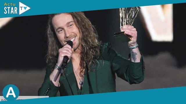 Julien Doré : son message privé hilarant à Évelyne Dhéliat