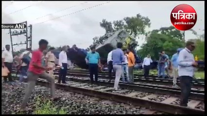 गाल में हुआ उड़ीसा जैसा भीषण ट्रेन हादसा: 12 डिब्बे पटरी से उतरे, सामने आया खौफनाक मंजर का वीडियो
