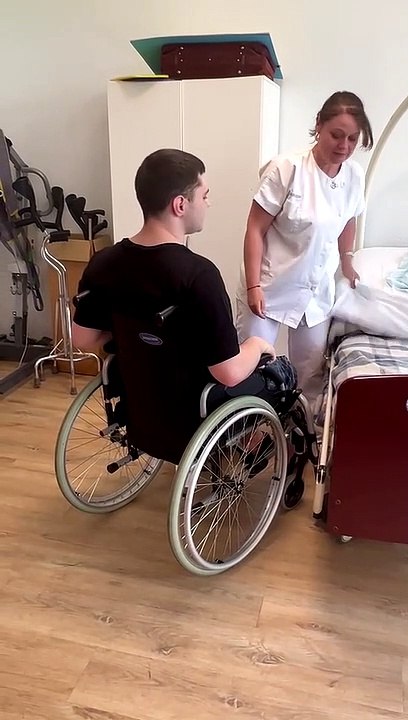 Maltraitance - Transfert fauteuil roulant lit
