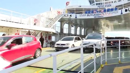İzmir'de Üçkuyular Feribot İskelesi yenilendi