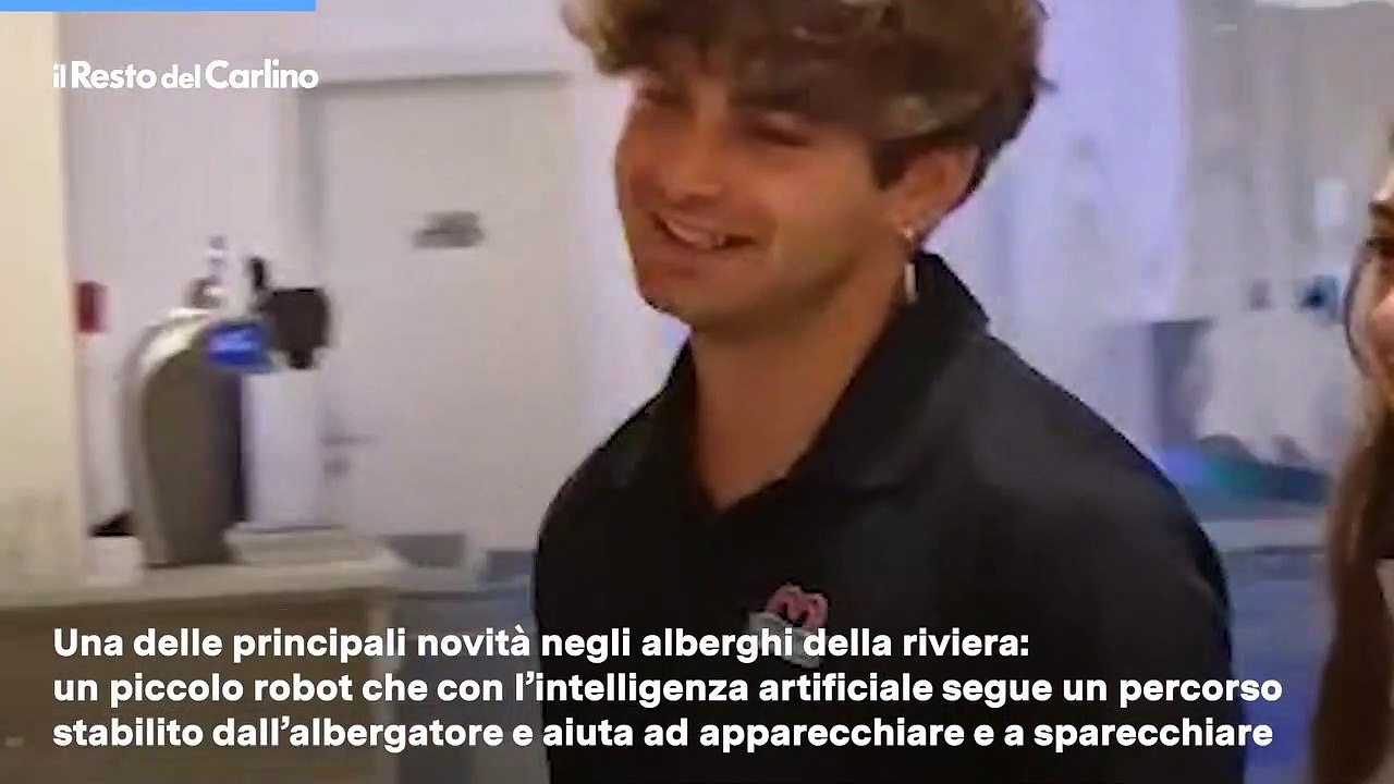 Cesenatico, all'hotel Tosi al lavoro anche il cameriere robot Bellabot: il video