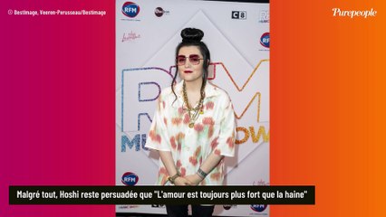 Hoshi embrasse sa compagne Gia pour la pride à Paris : "L'amour est toujours plus fort que la haine"