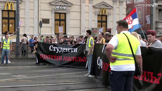 Σερβία: Νέες διαδηλώσεις κατά της βίας- Αίτημα για μαζικές παραιτήσεις