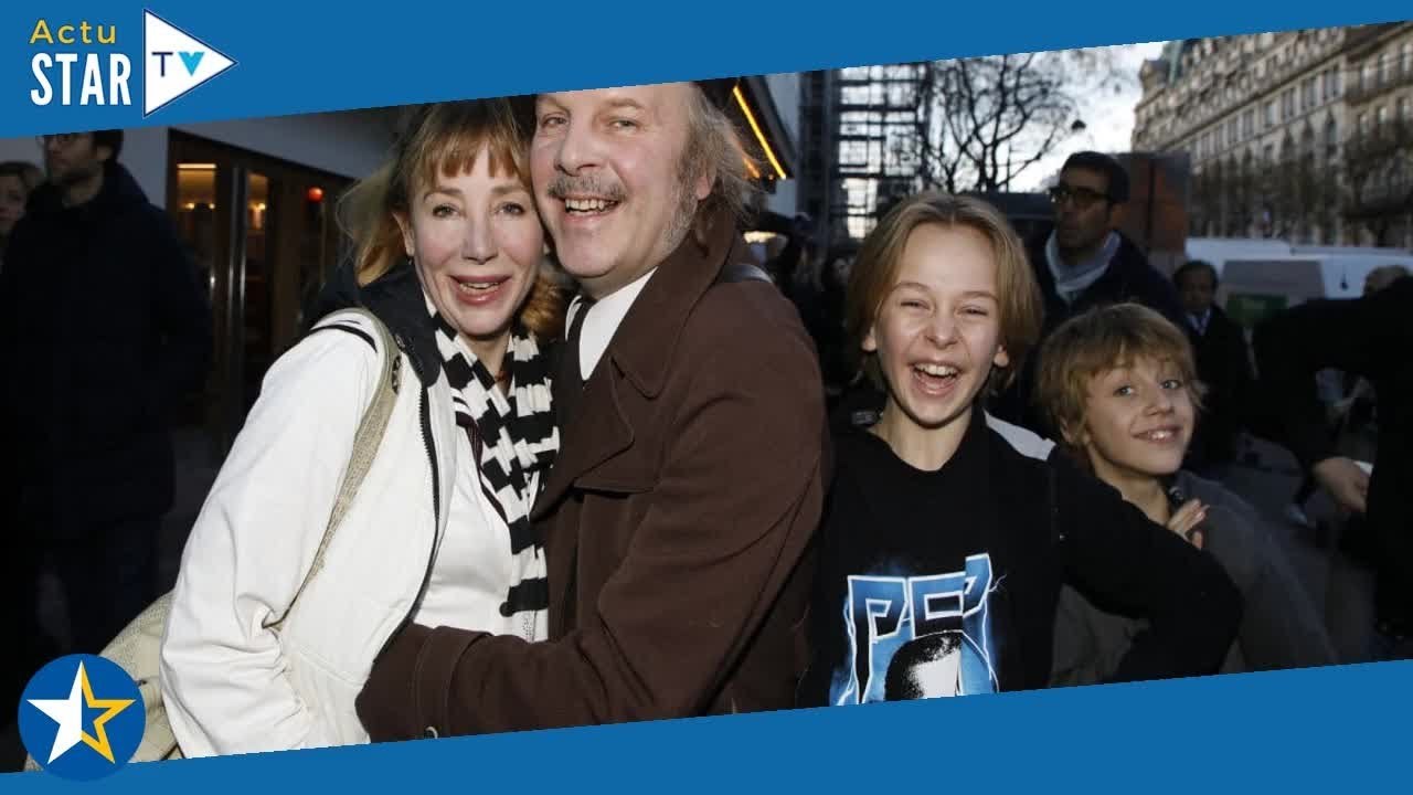 "Entre 60 et 80 kg" : Julie Depardieu, son compagnon Philippe Katerine secoue Paris avec ses immense