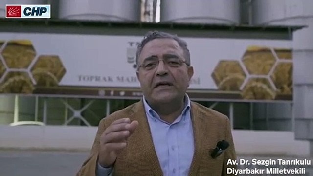 Sezgin Tanrıkulu TMO önünden seslendi: Çiftçinin ton başına iki bin 500 lira zararı var