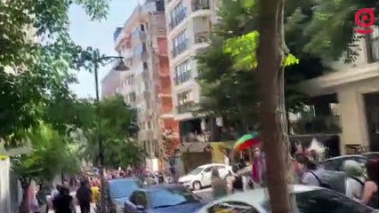 İstanbul'da Onur Yürüyüşü, tüm baskılara rağmen başladı