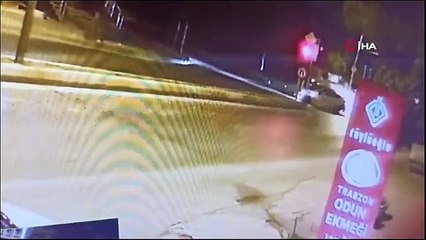 Sancaktepe'de Polis Aracına Çarpan Şüpheliler Yakalandı