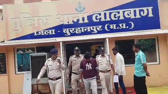 Prostitution was going on under the guise of a cafe, when the police arrived, there was a stir