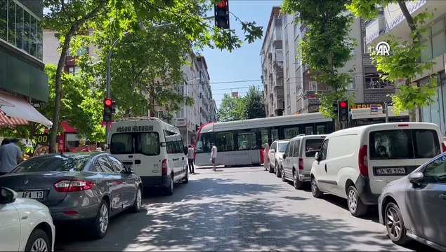 Kabataş-Bağcılar Tramvay Hattı'nda Tramvay Raydan Çıktı
