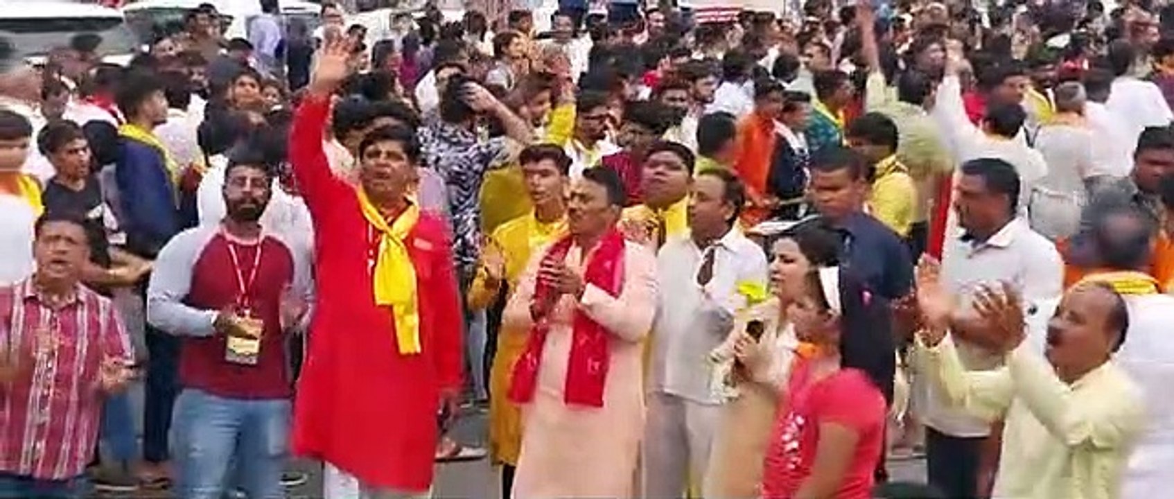 भक्तों को दर्शन देने निकले प्रभु जगन्नाथ